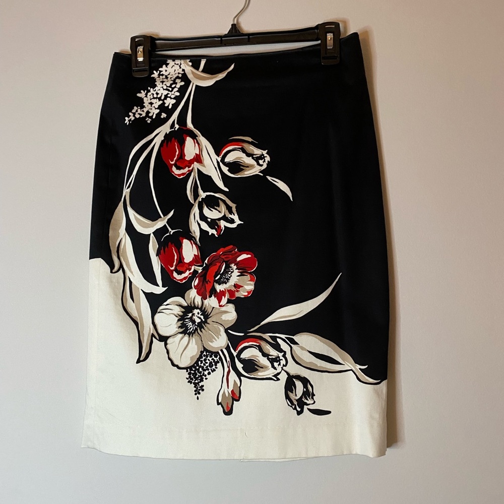 White House Black Market floral print skirt